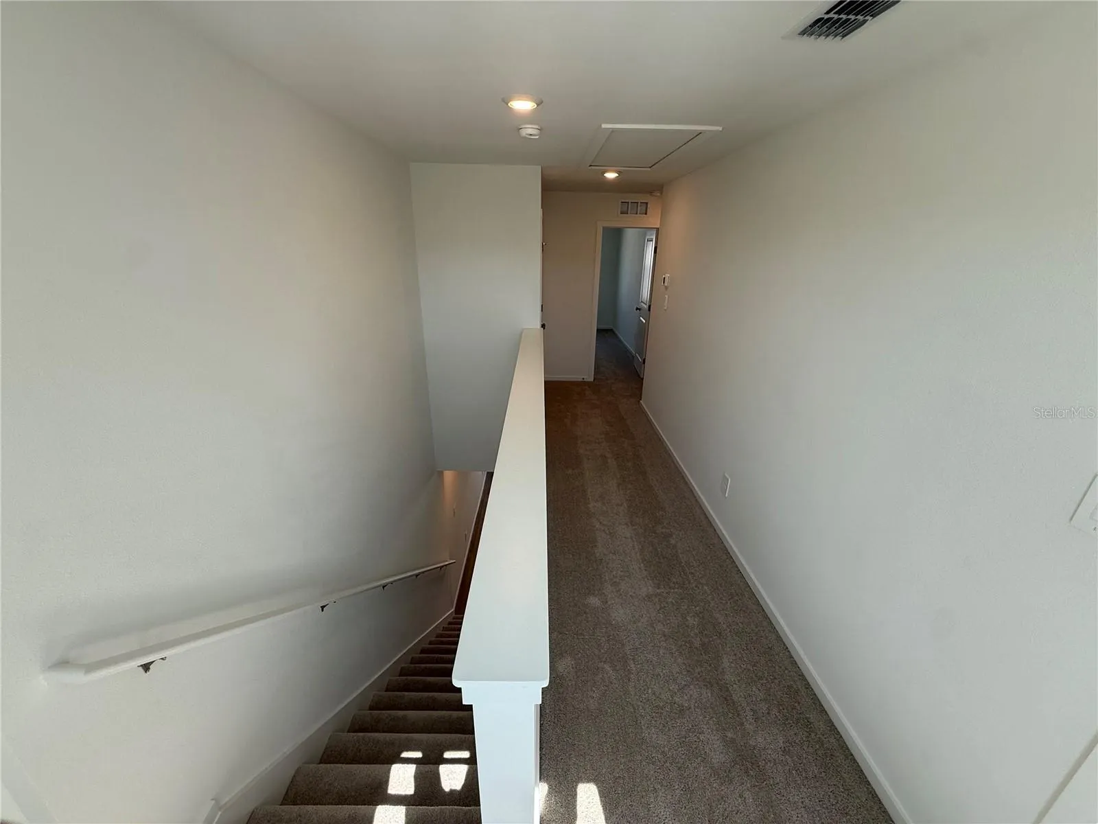 1060 TWINS ST