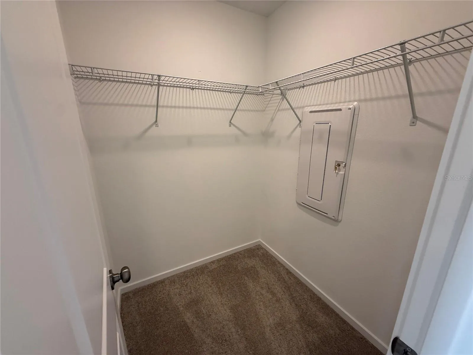 1060 TWINS ST