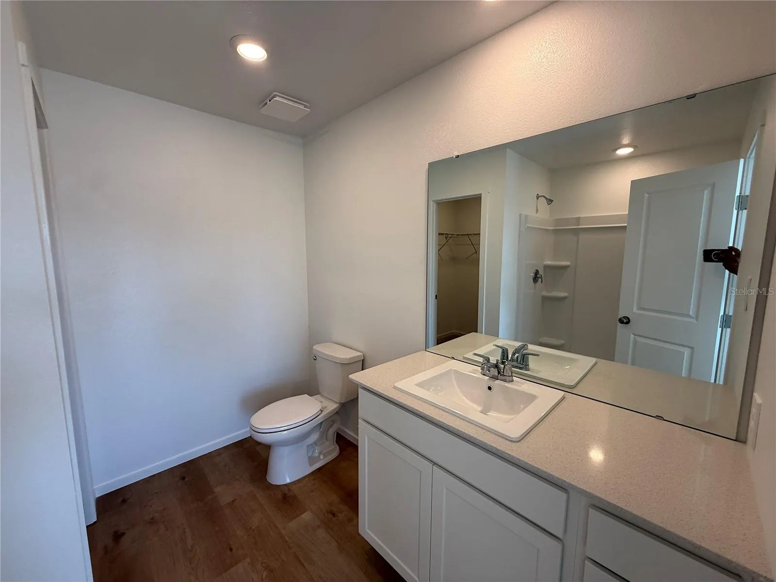 1060 TWINS ST