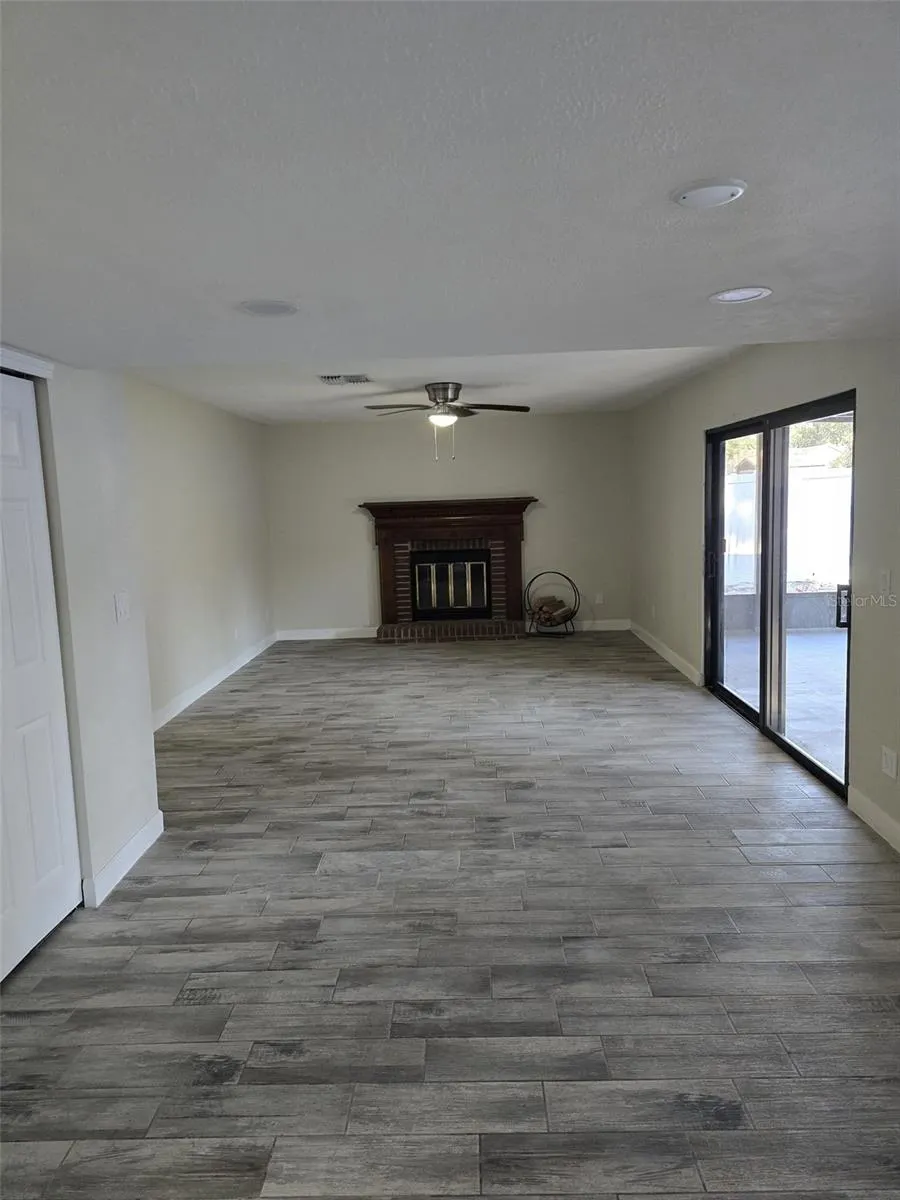 541 EMBERWOOD DR