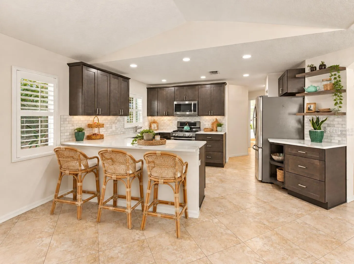 1261 SALT LAKE DR