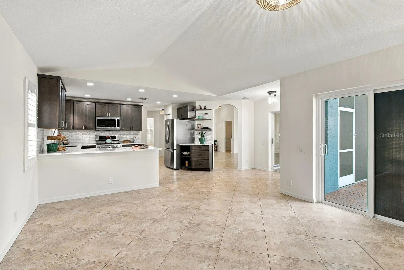 1261 SALT LAKE DR