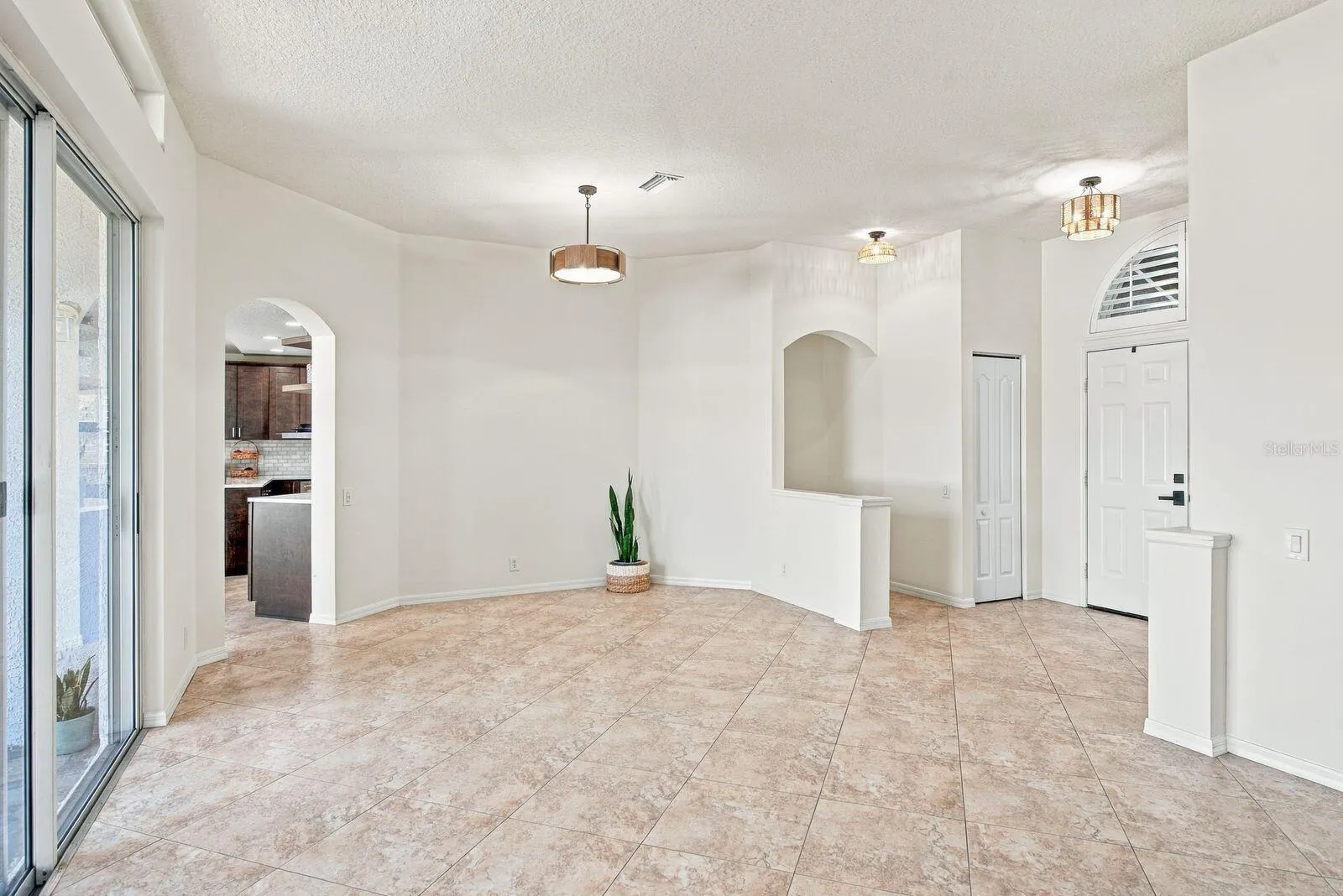 1261 SALT LAKE DR