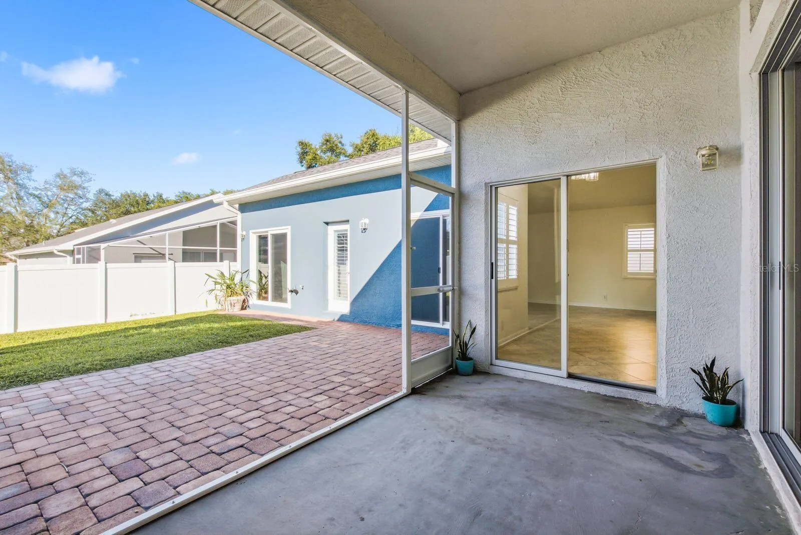 1261 SALT LAKE DR