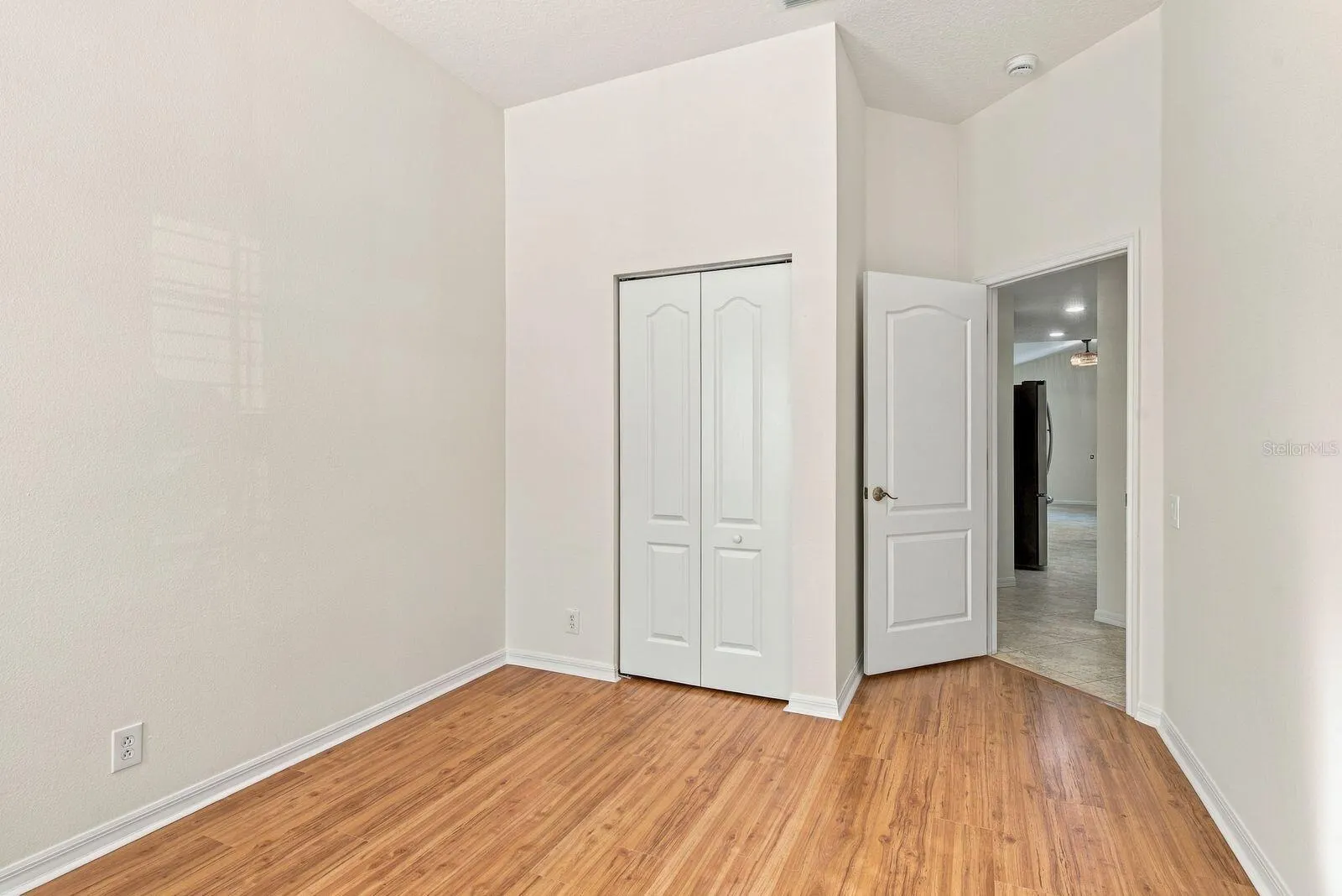 1261 SALT LAKE DR
