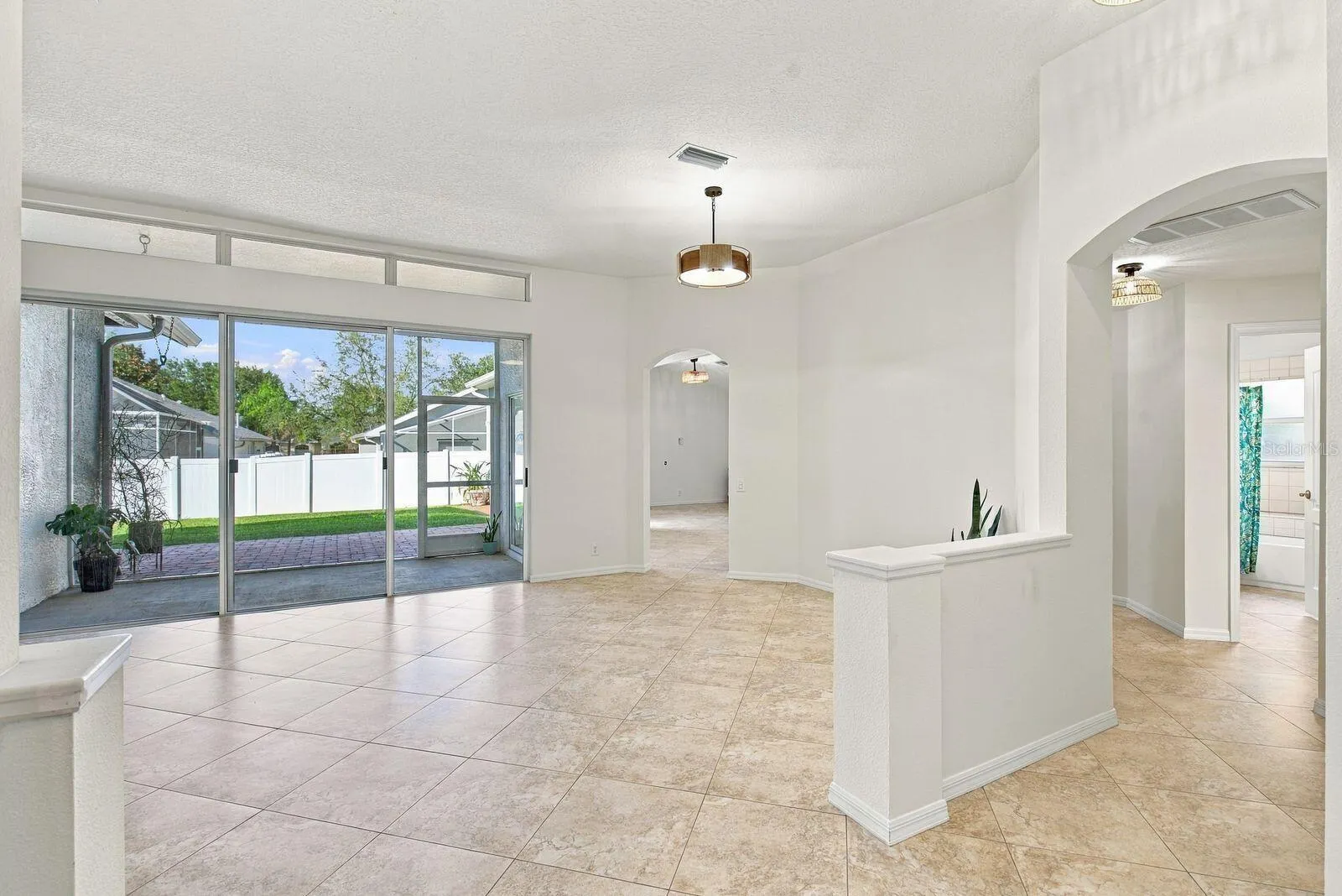 1261 SALT LAKE DR