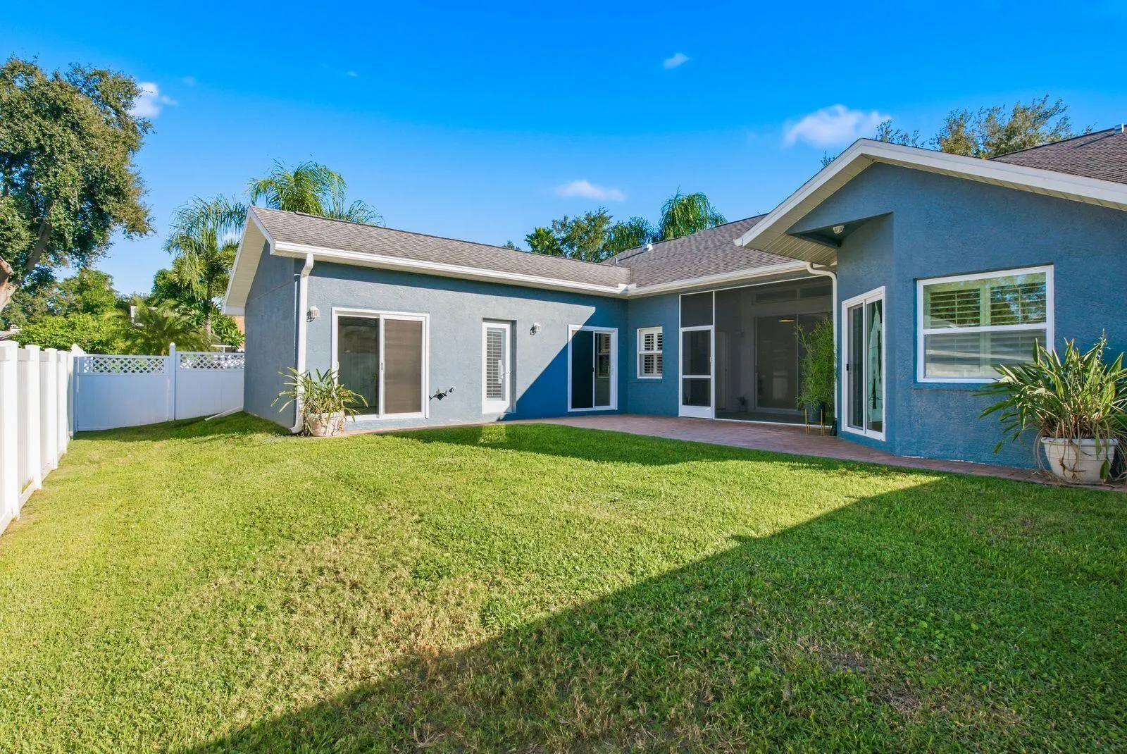 1261 SALT LAKE DR