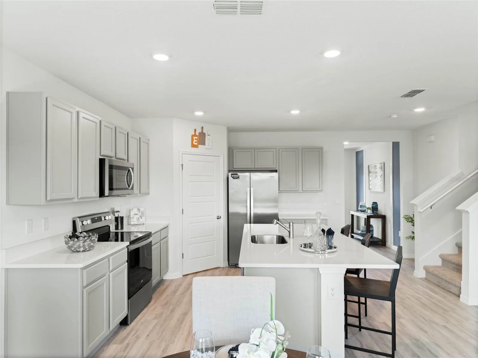 2459 AVEENO AVE
