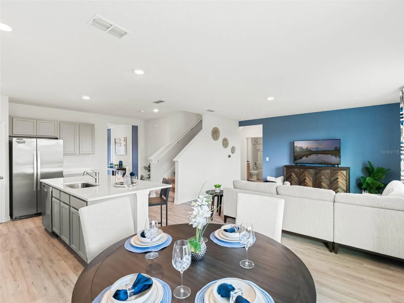 2459 AVEENO AVE