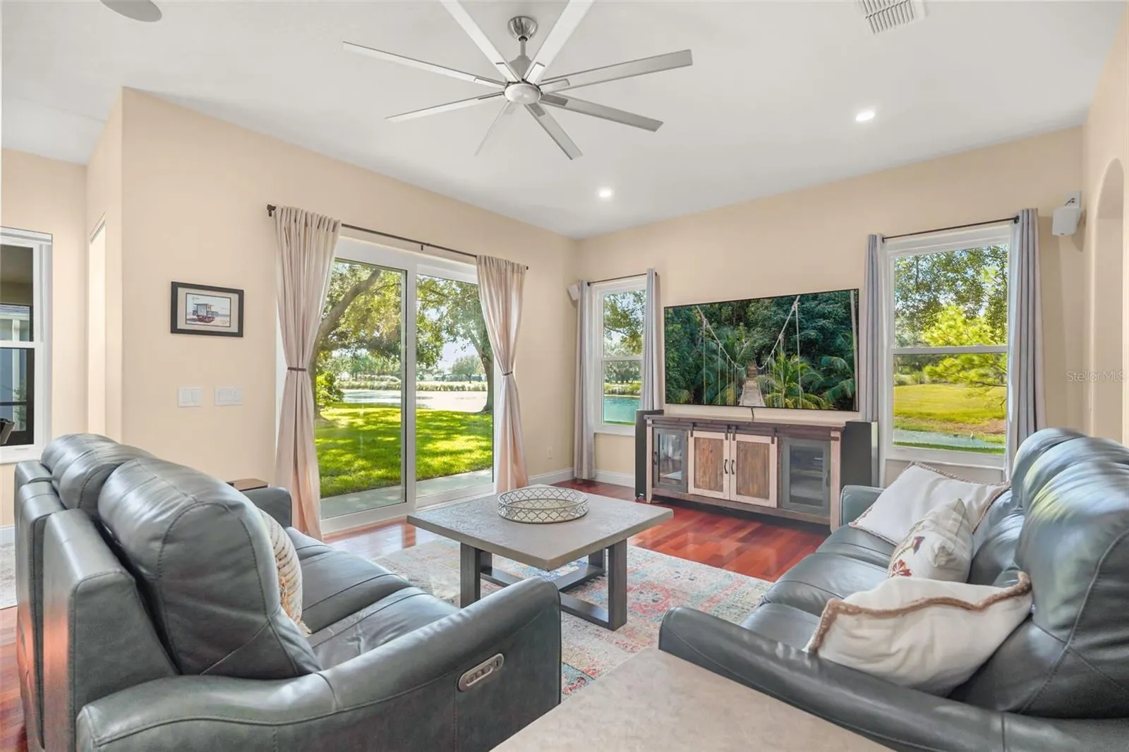 9836 MARSH POINTE DR