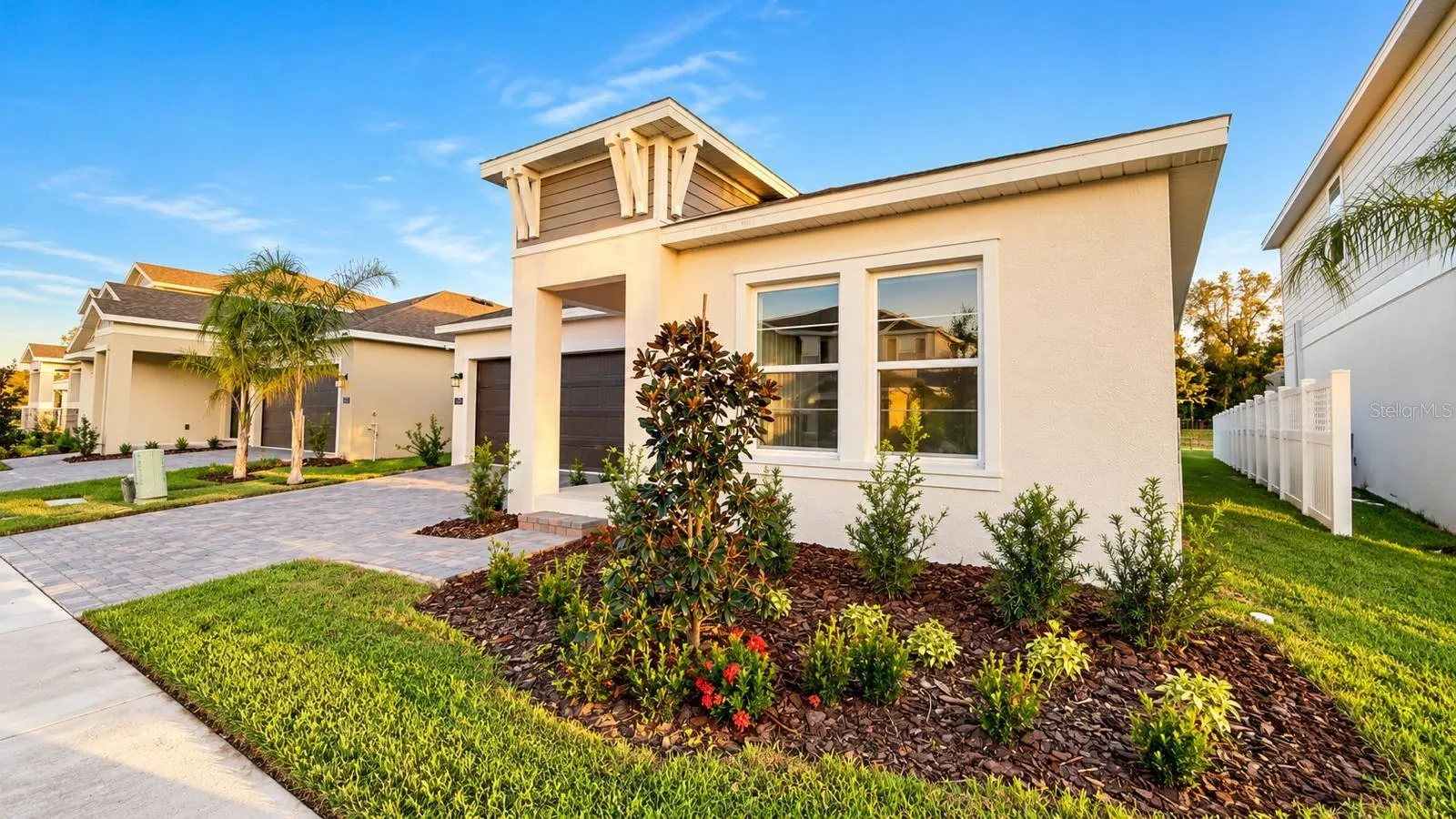 1589 LOXLEY TRL