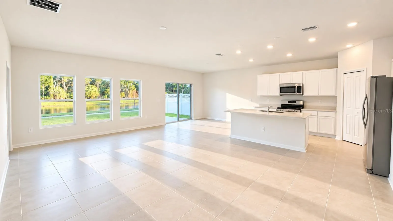 1589 LOXLEY TRL