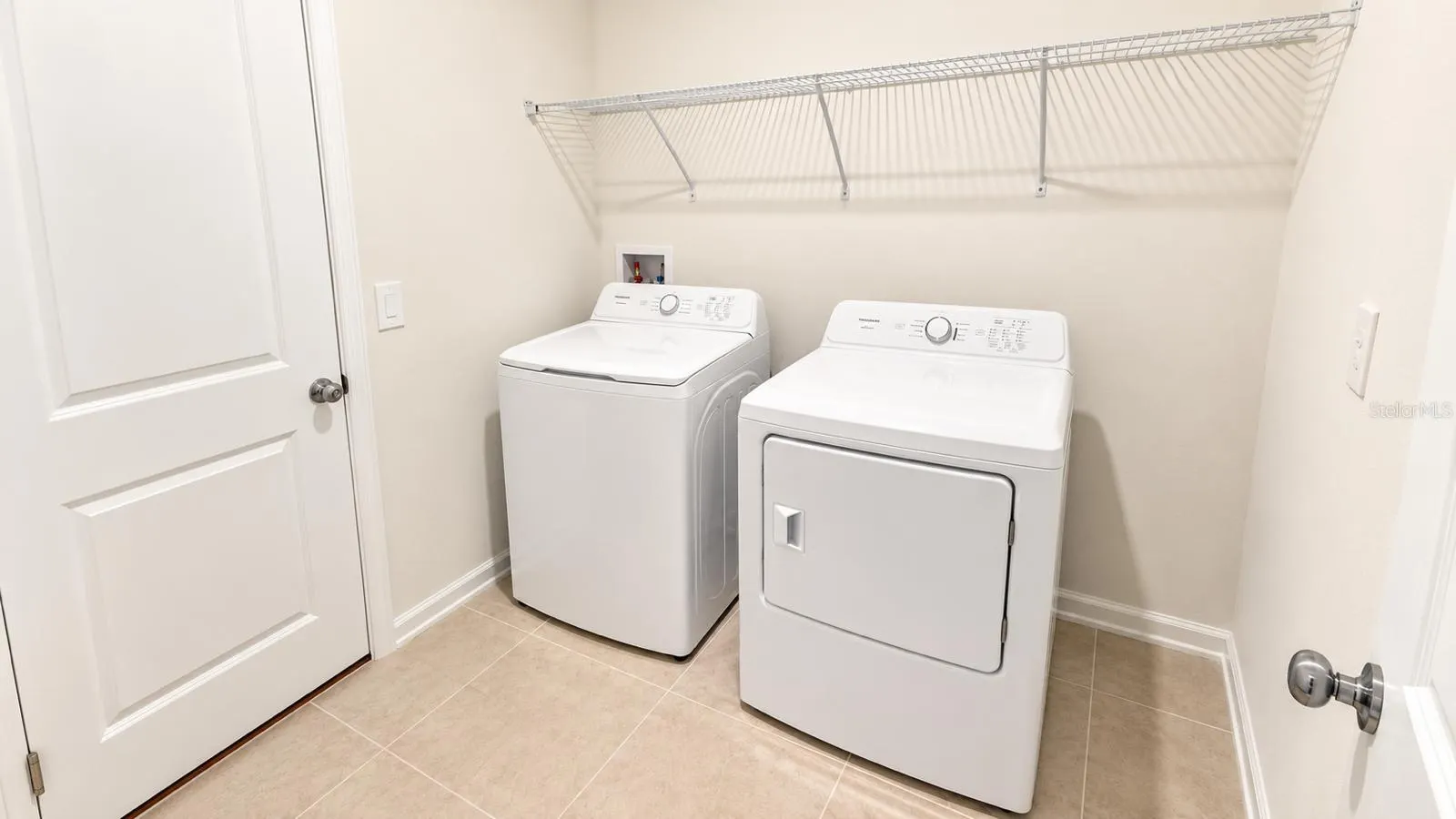 1589 LOXLEY TRL