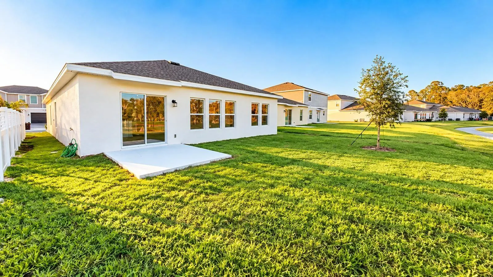 1589 LOXLEY TRL