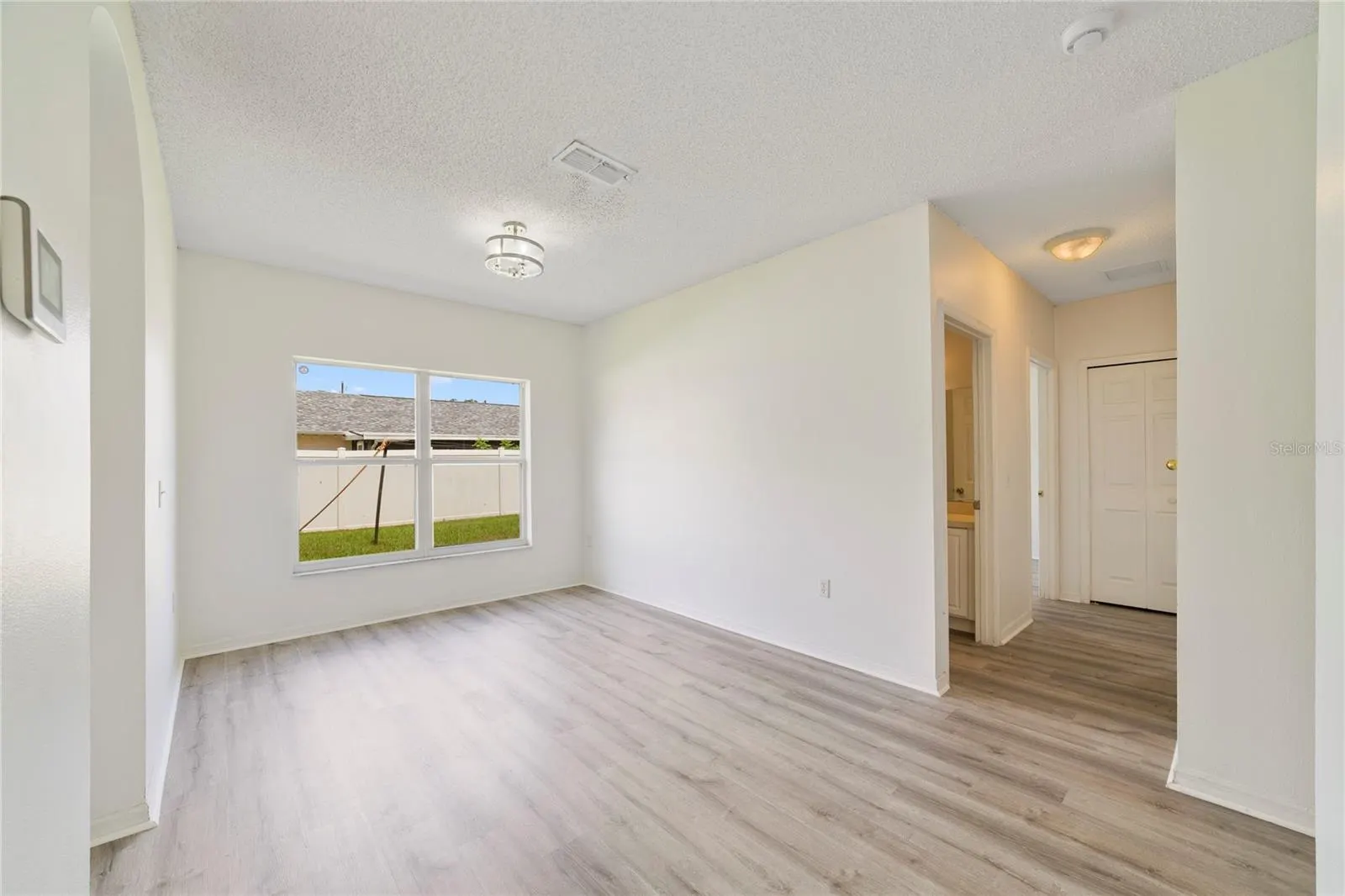 566 HUMMINGBIRD CT