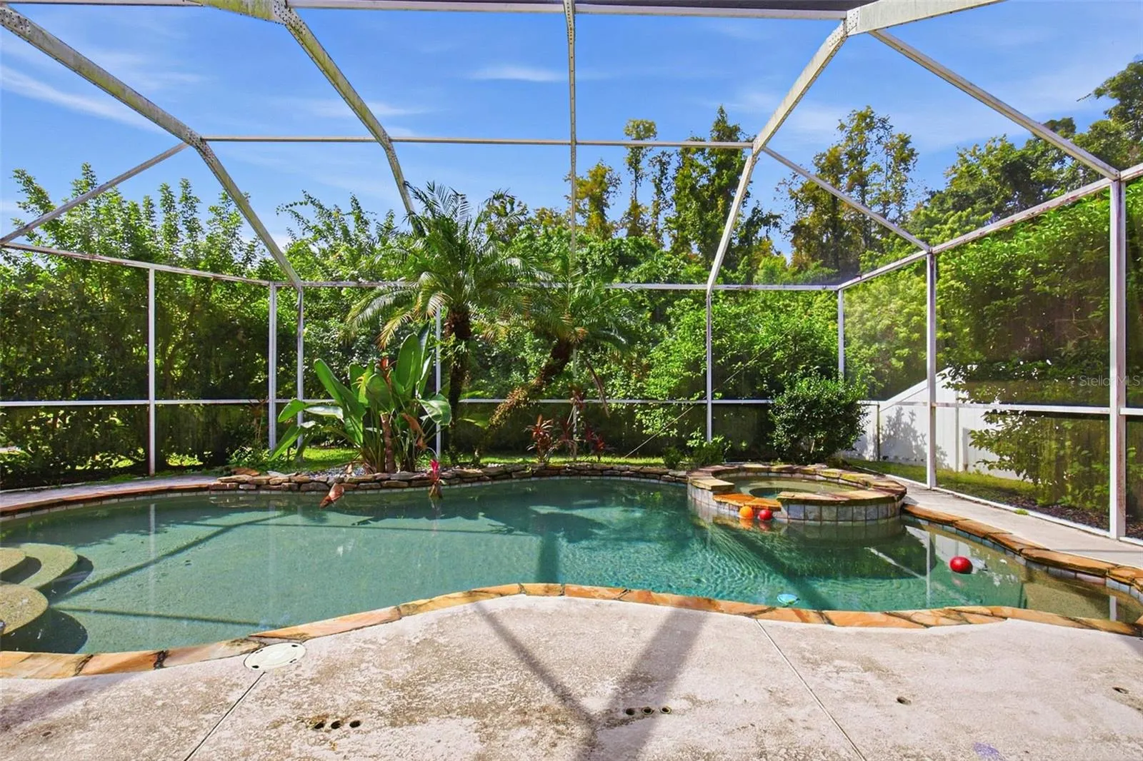 19264 FISHERMANS BEND DR