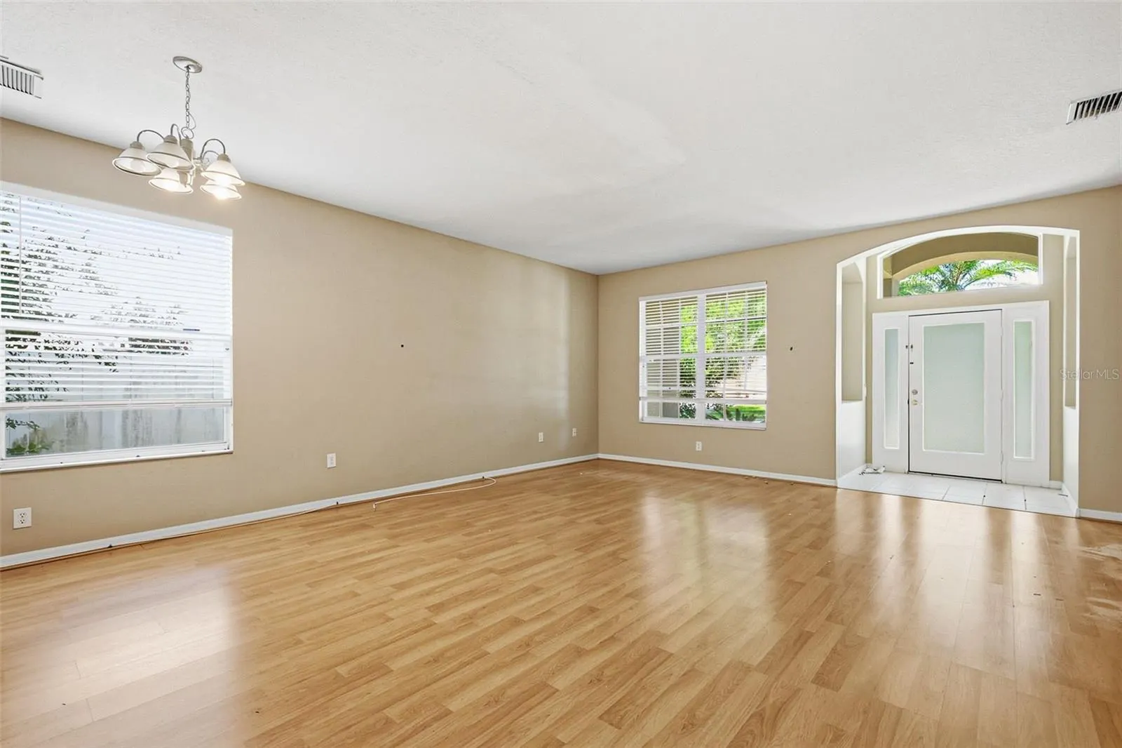 19264 FISHERMANS BEND DR