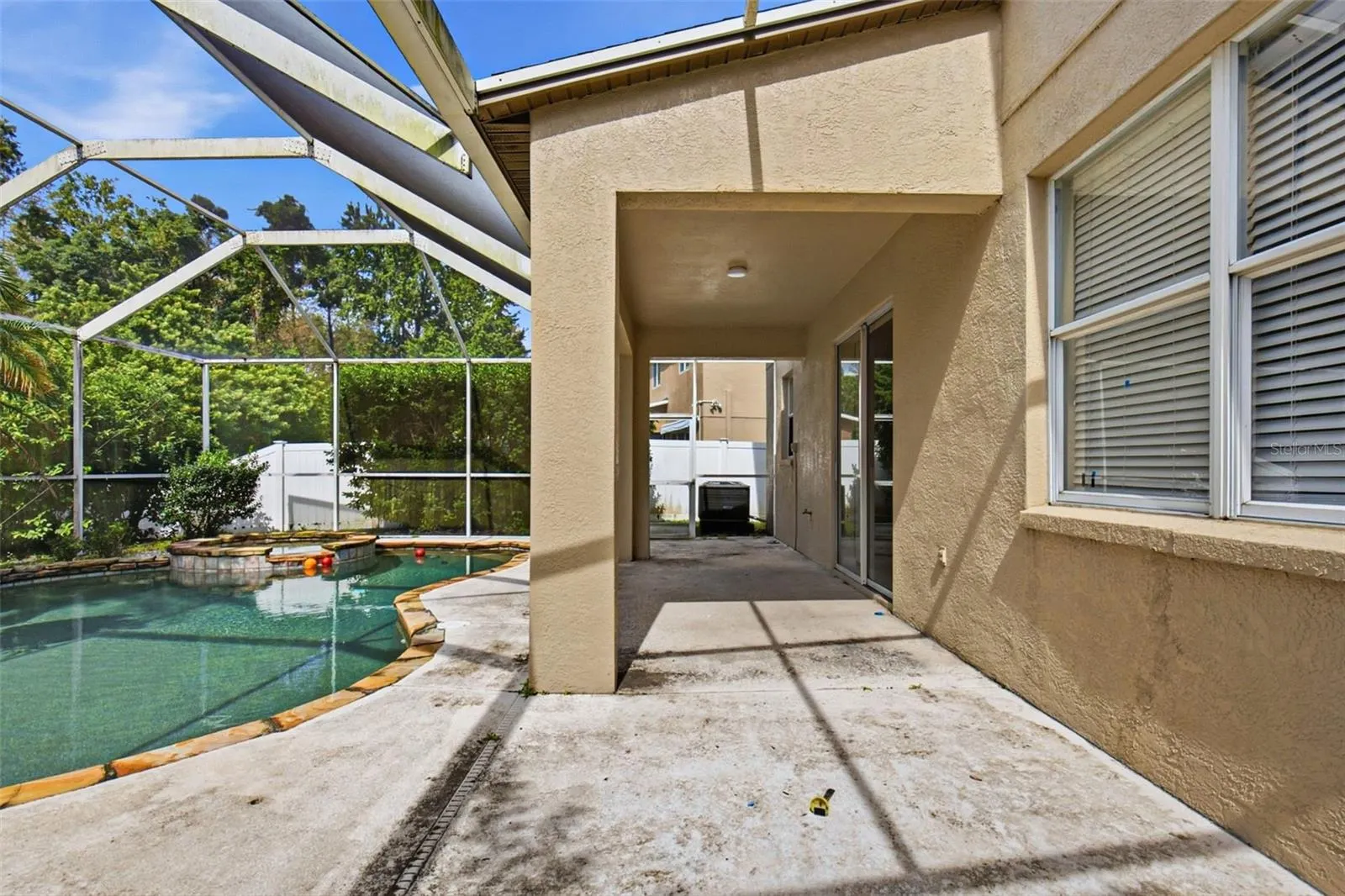19264 FISHERMANS BEND DR
