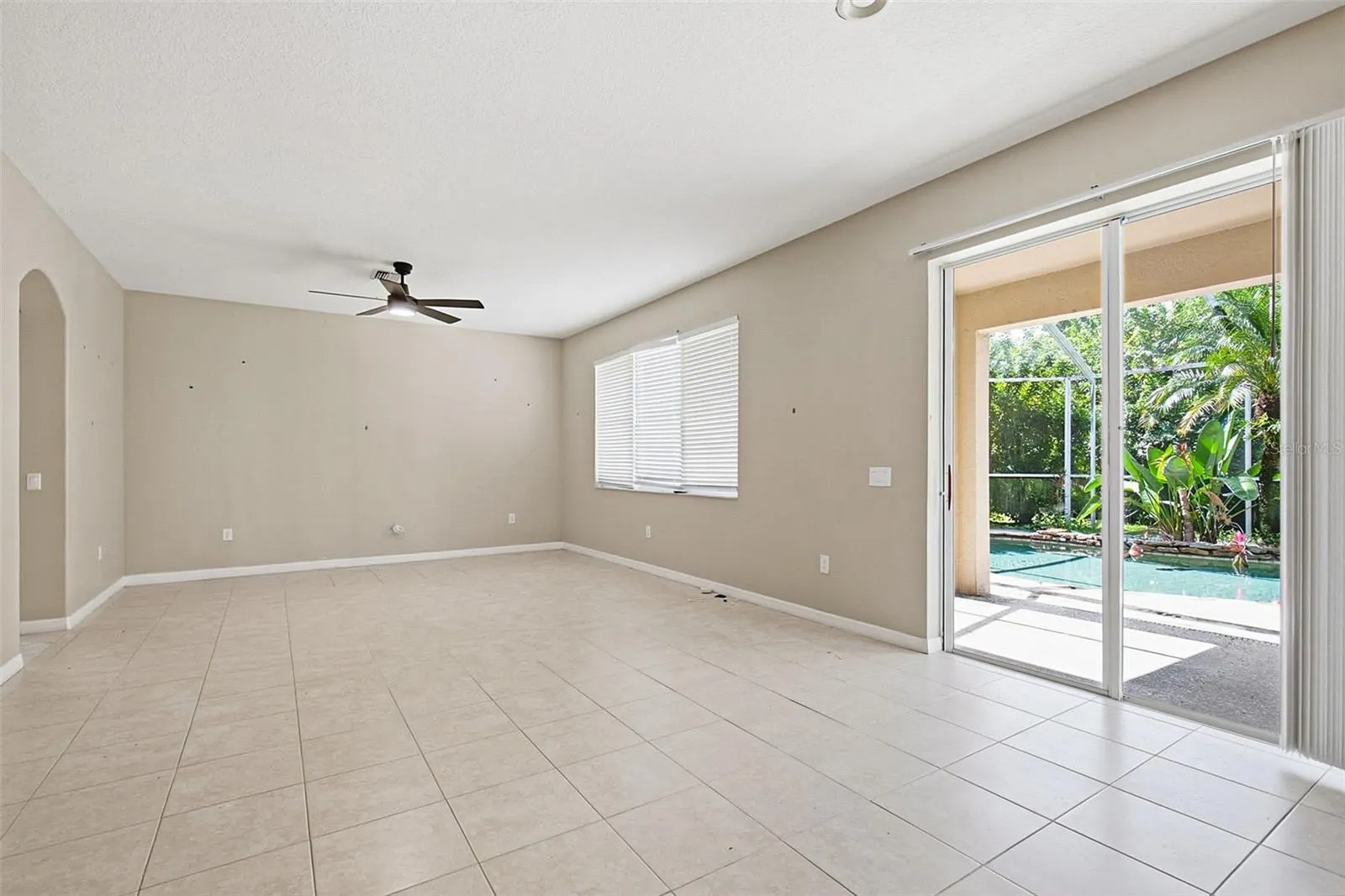 19264 FISHERMANS BEND DR