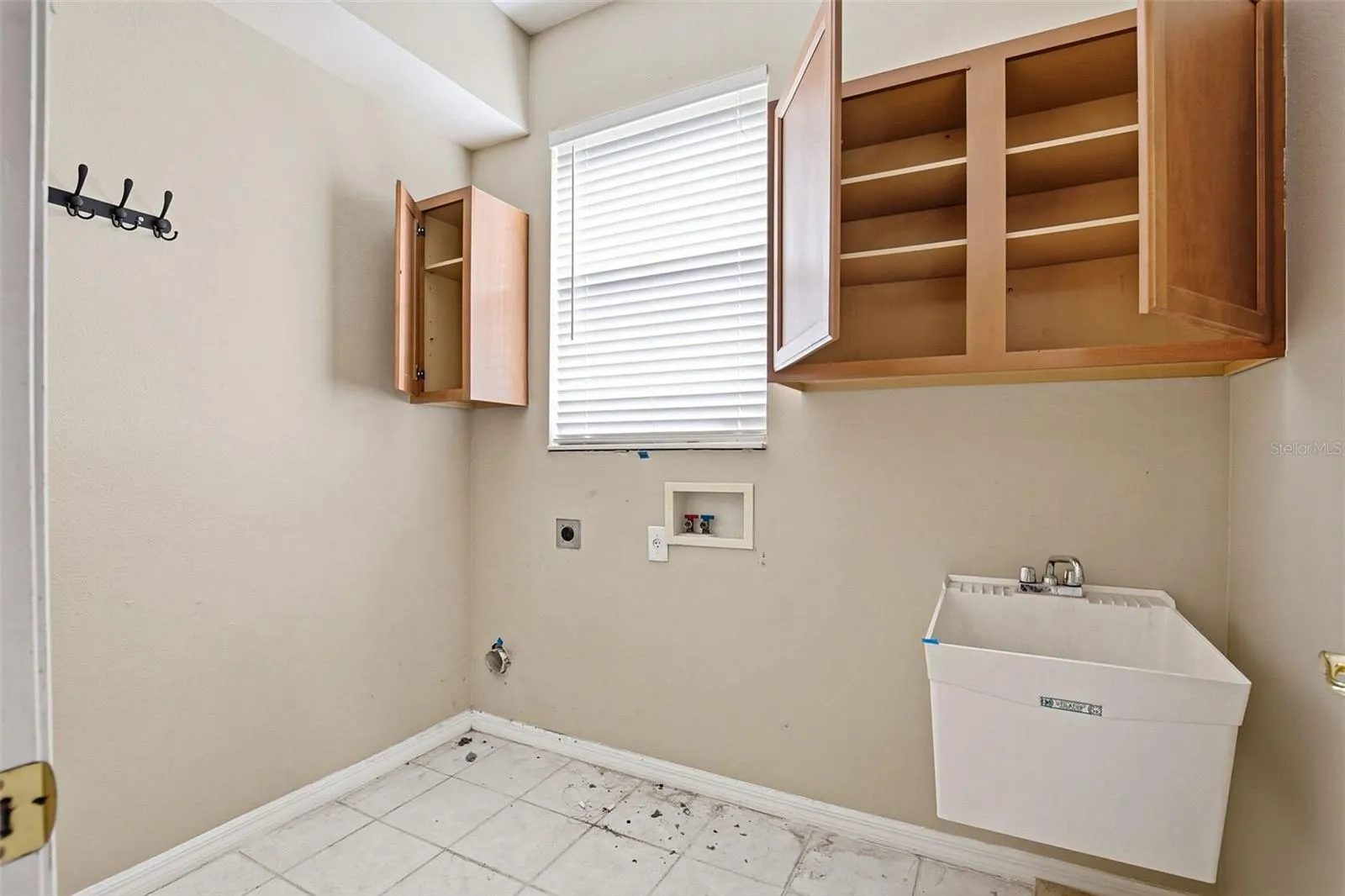 19264 FISHERMANS BEND DR