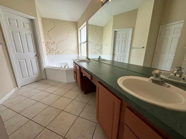 2753 HERONS LANDING DR