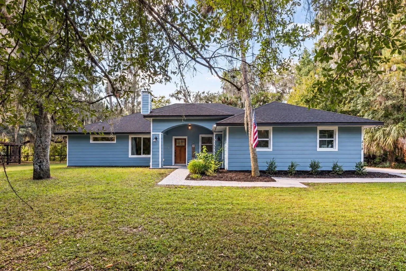 218 WHITCOMB DR