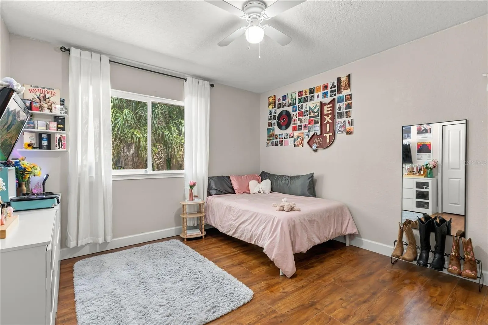 218 WHITCOMB DR