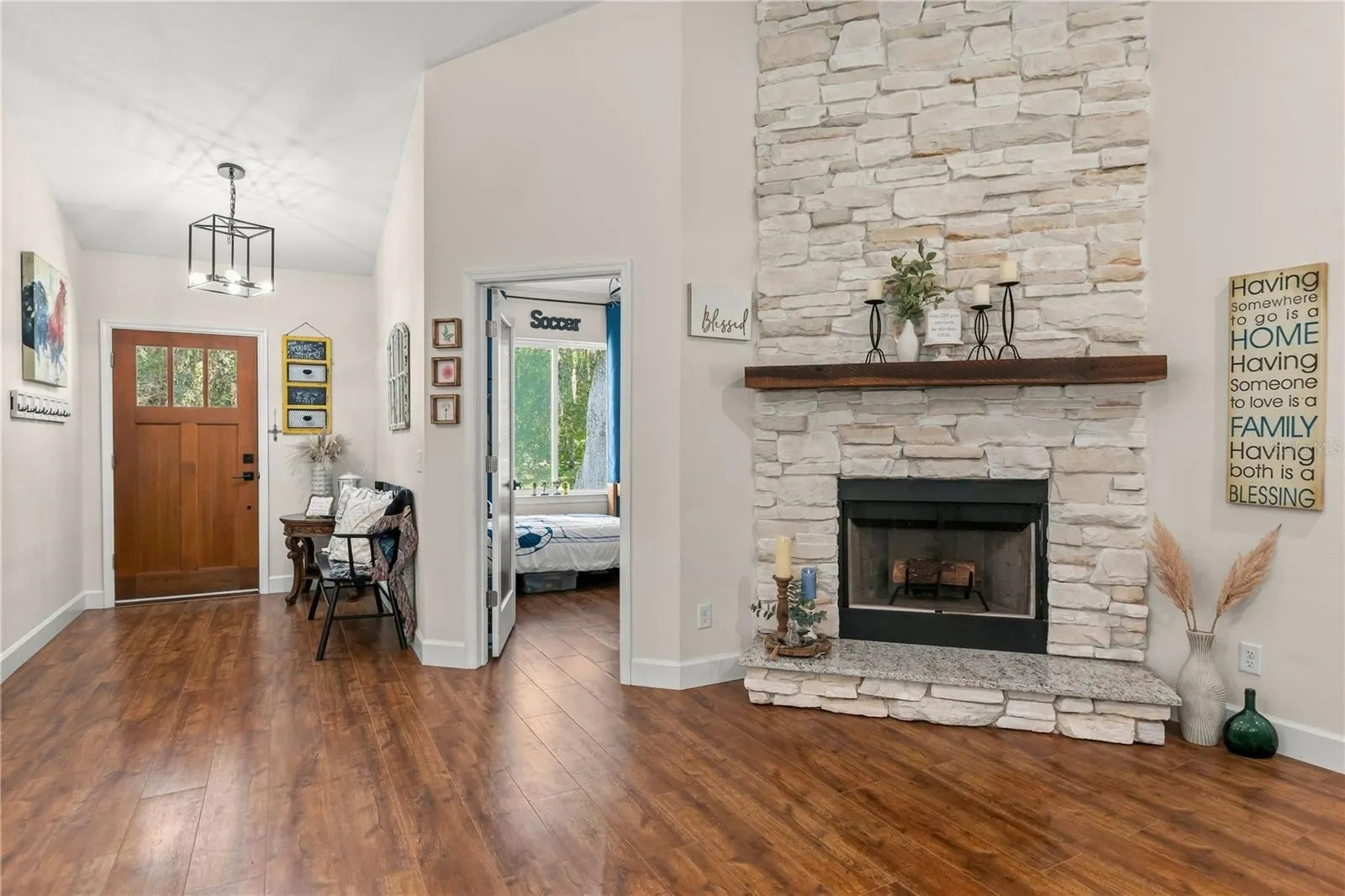 218 WHITCOMB DR