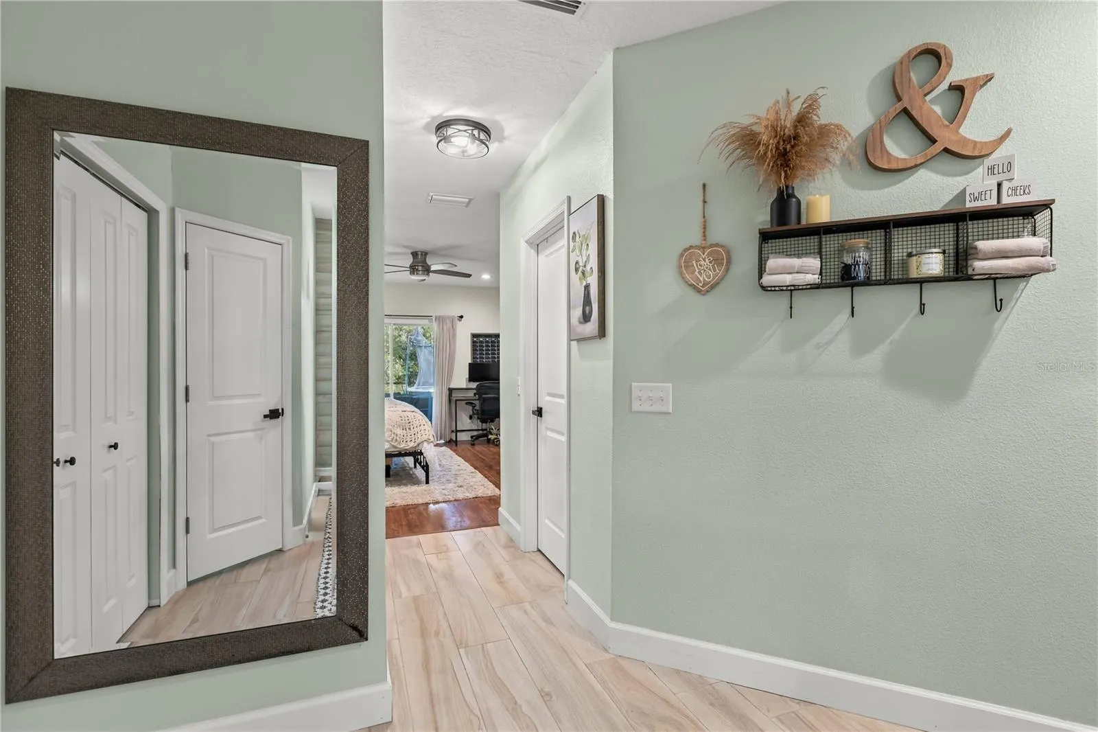 218 WHITCOMB DR