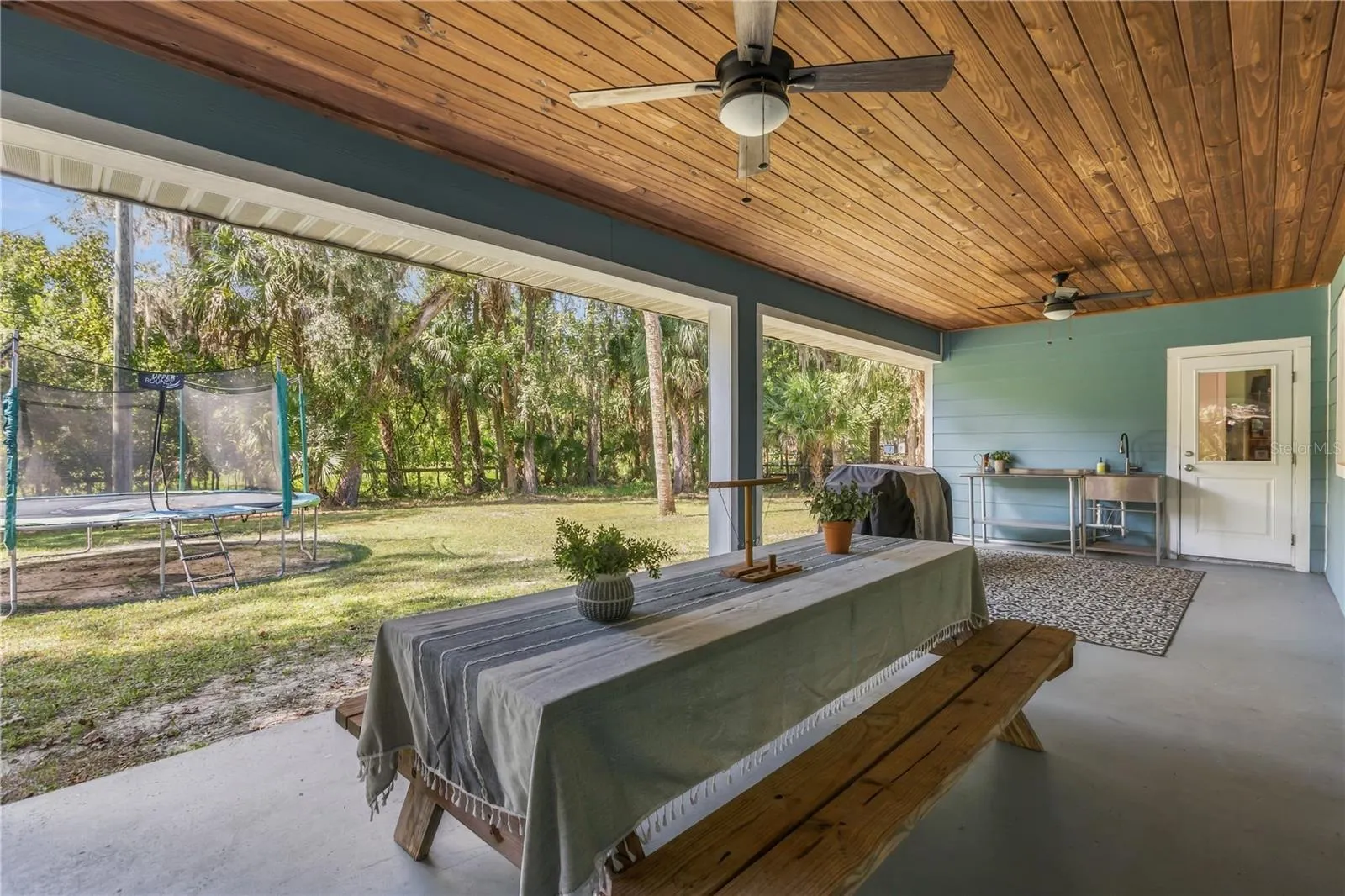 218 WHITCOMB DR