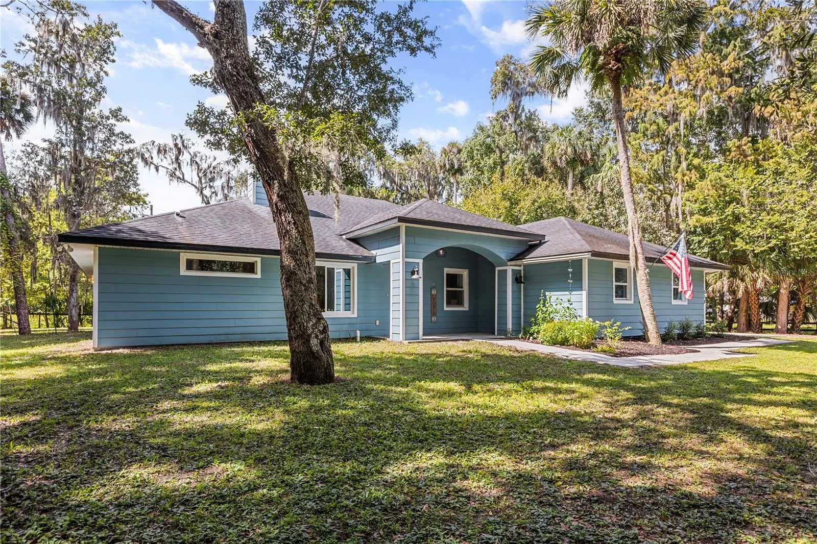 218 WHITCOMB DR