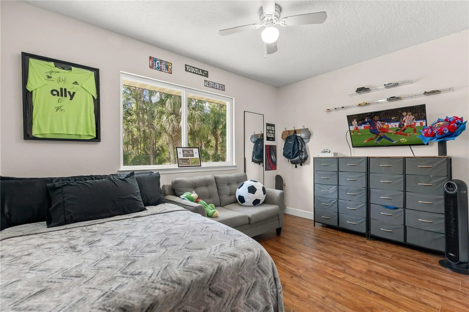 218 WHITCOMB DR