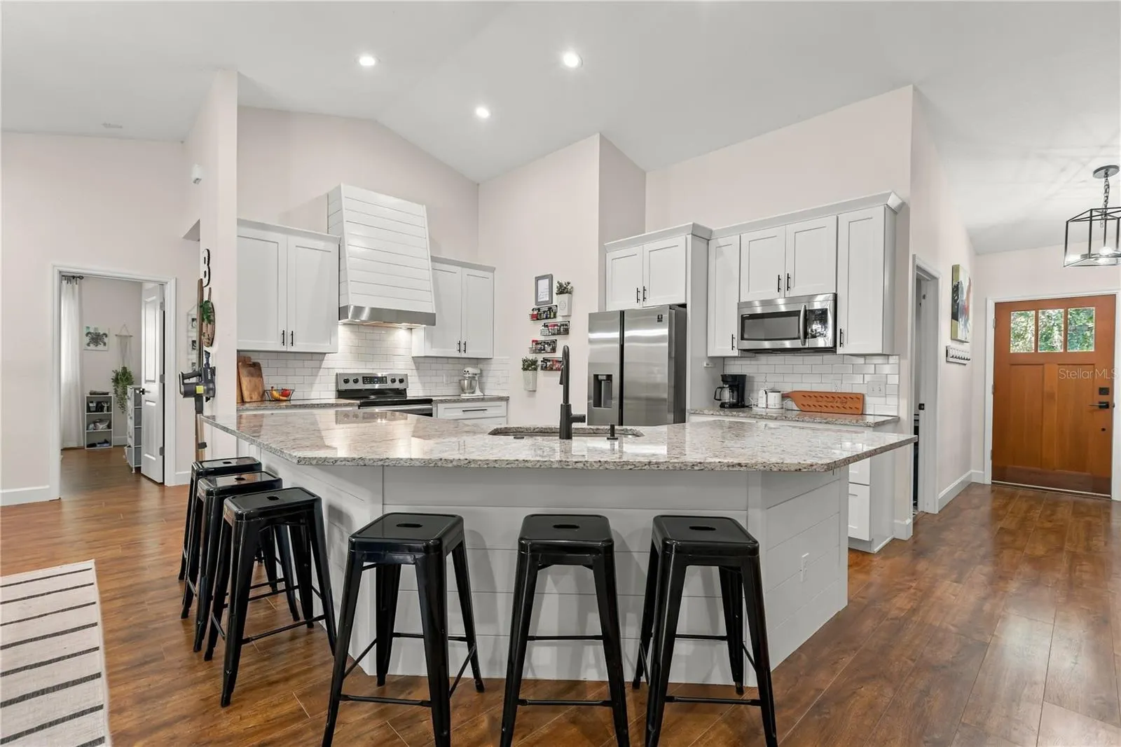 218 WHITCOMB DR