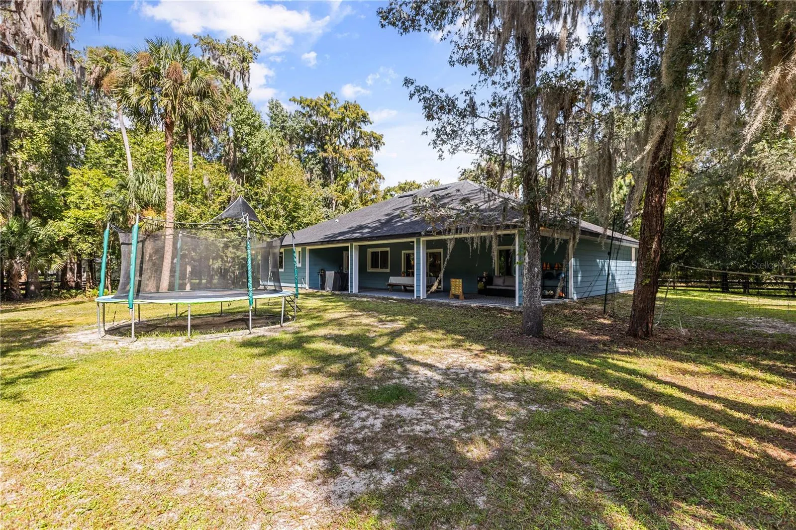 218 WHITCOMB DR