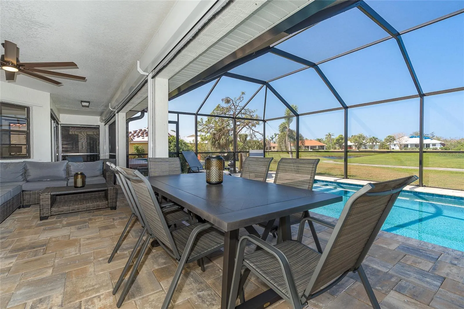 16 LEEWARD DR