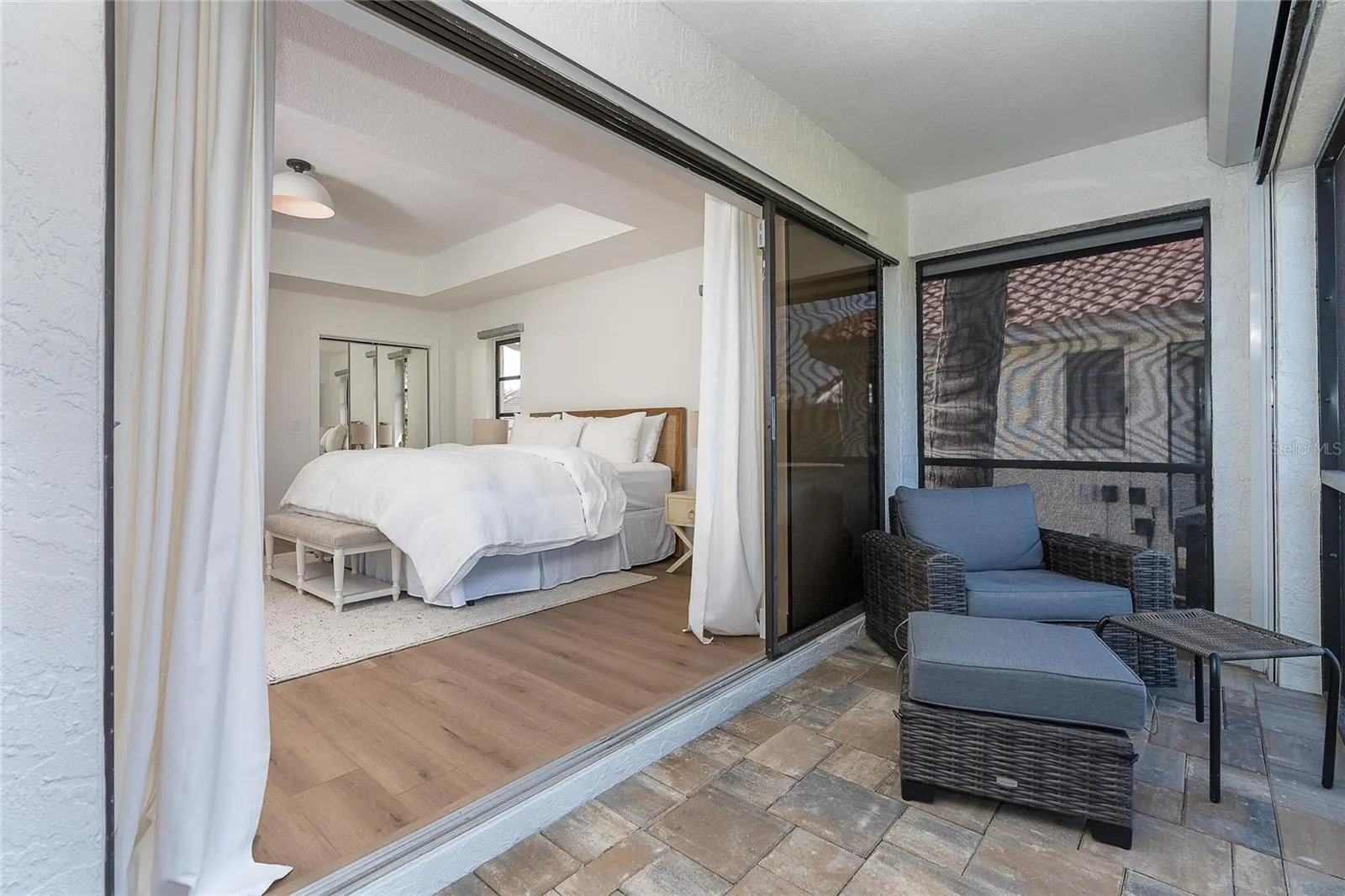 16 LEEWARD DR