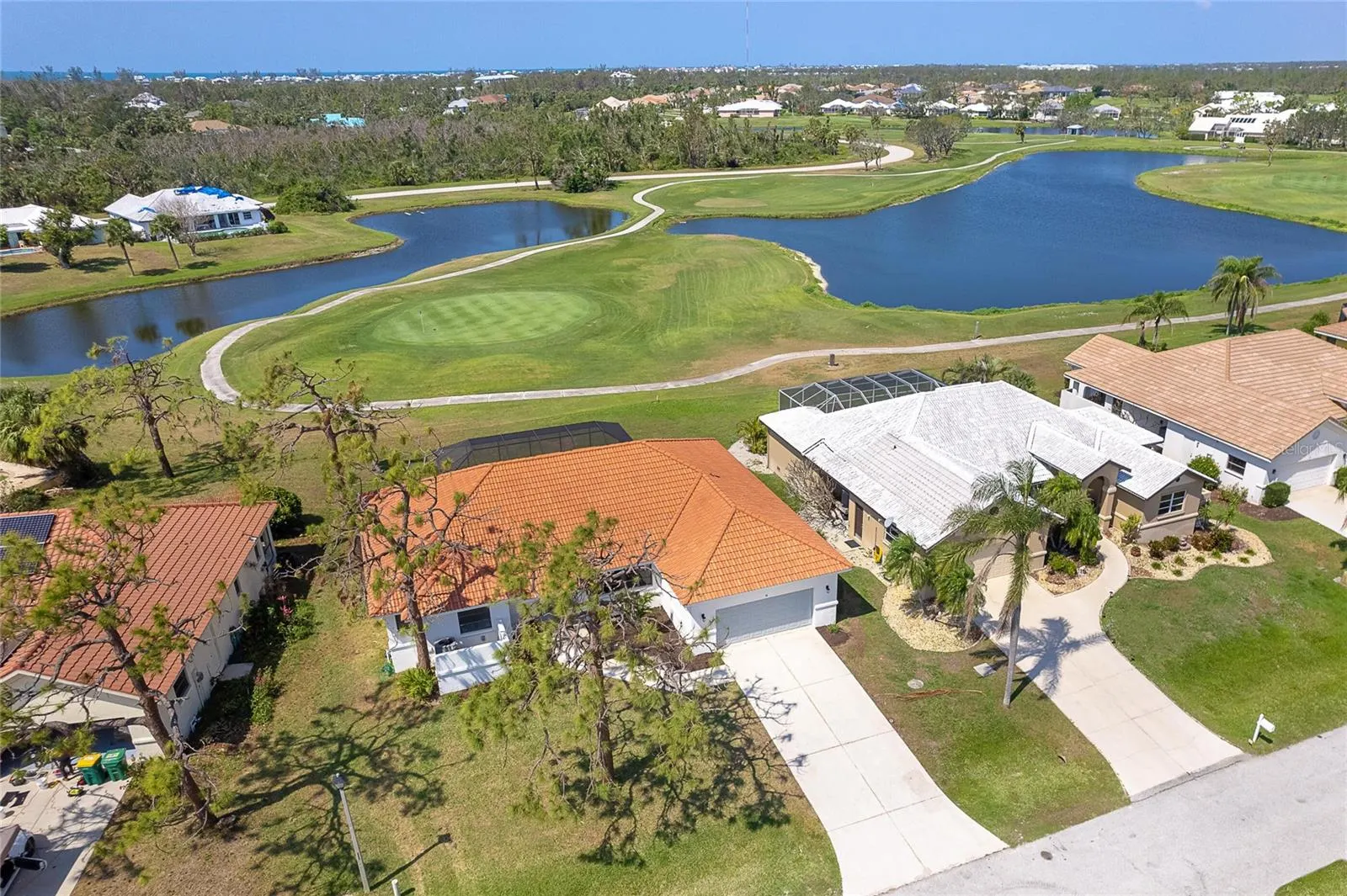 16 LEEWARD DR