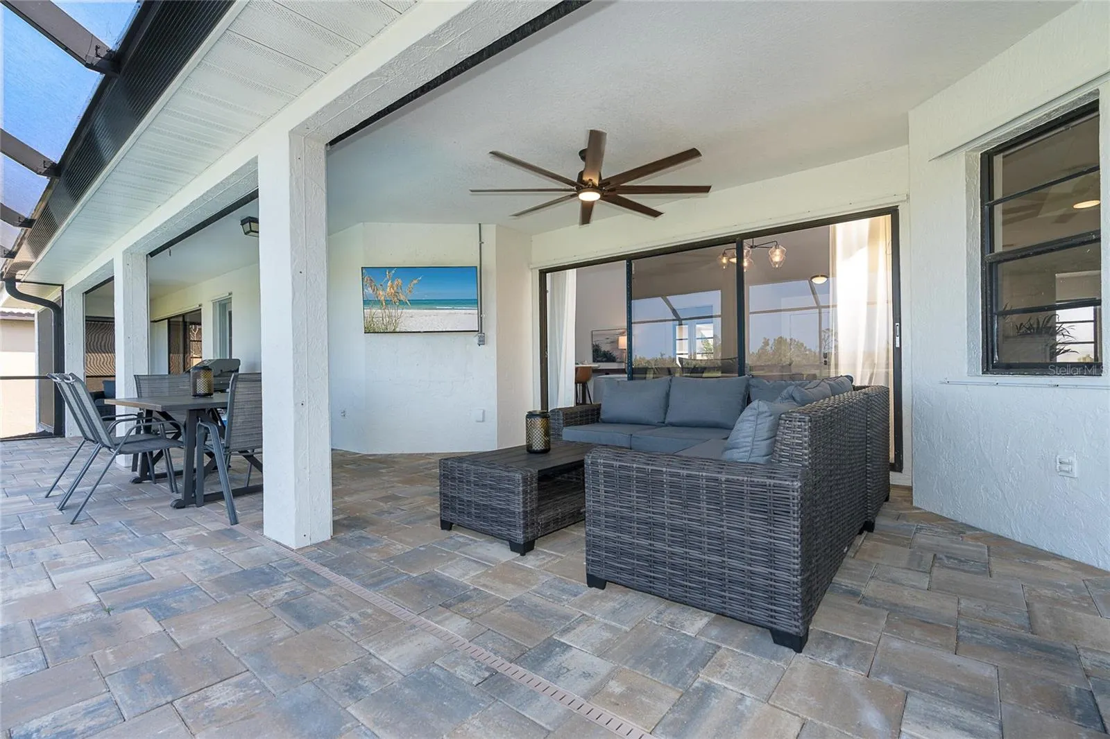 16 LEEWARD DR