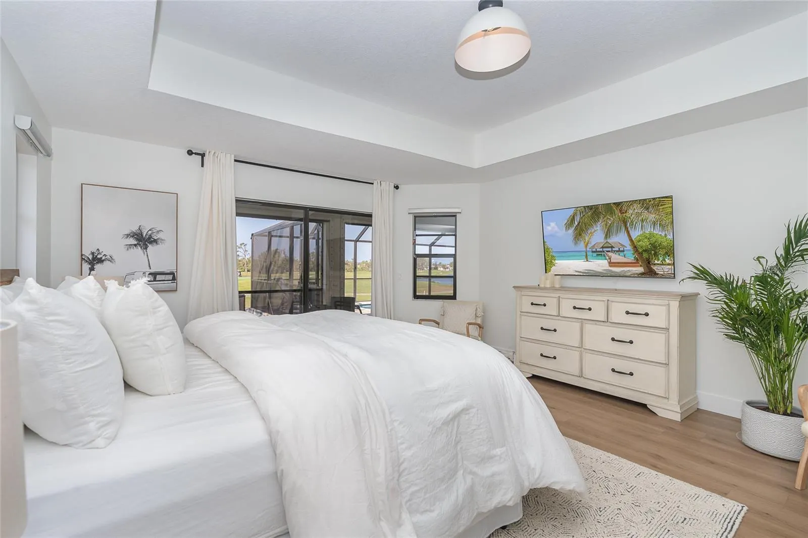 16 LEEWARD DR