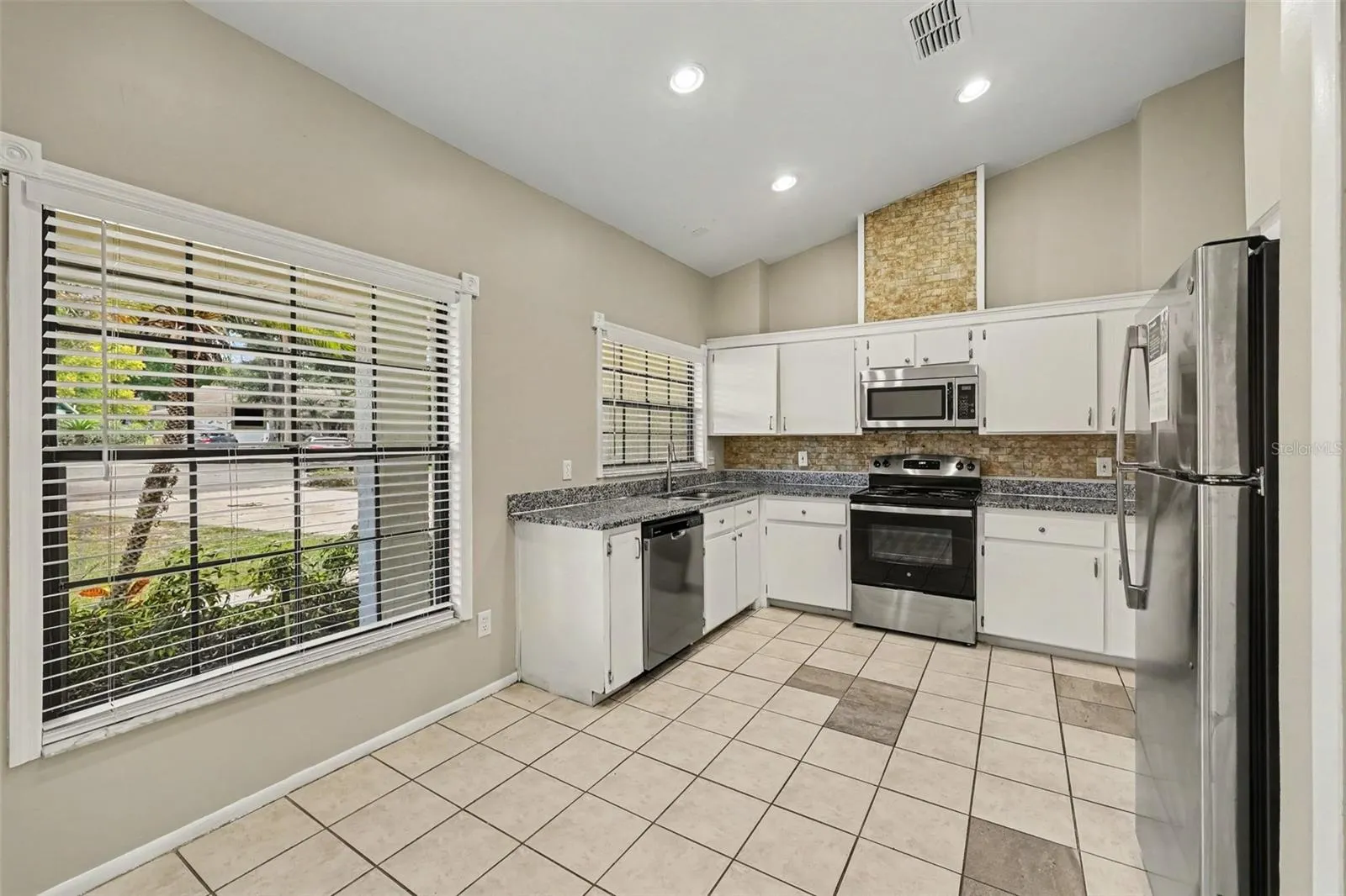 980 ABBY RIDGE CT