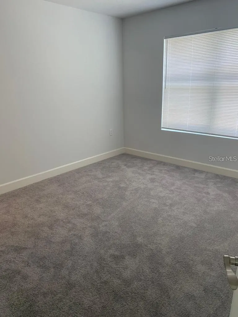 633 LAKE SHORE PKWY
