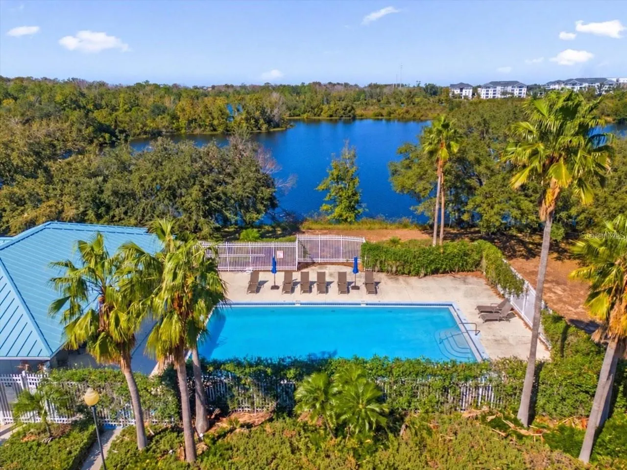 452 LAKE SHORE PKWY