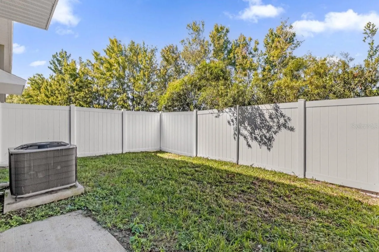 452 LAKE SHORE PKWY