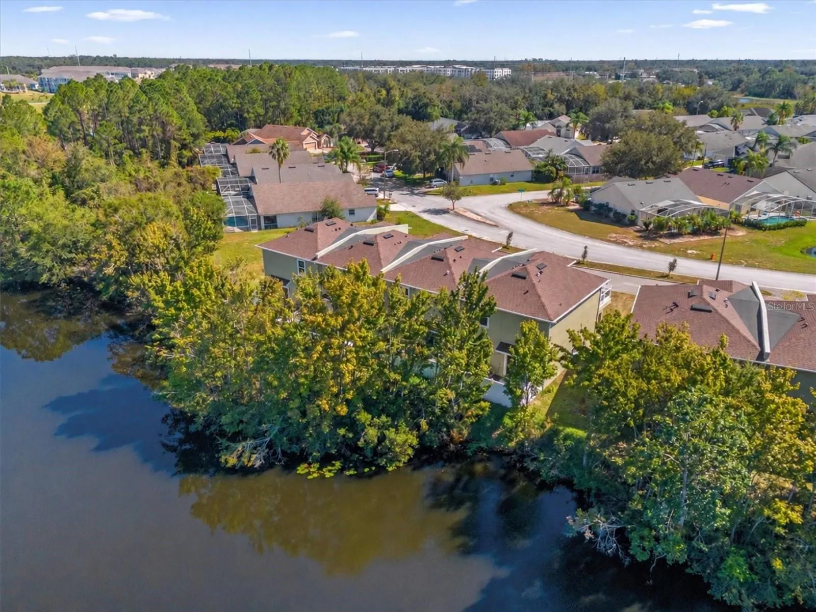 452 LAKE SHORE PKWY