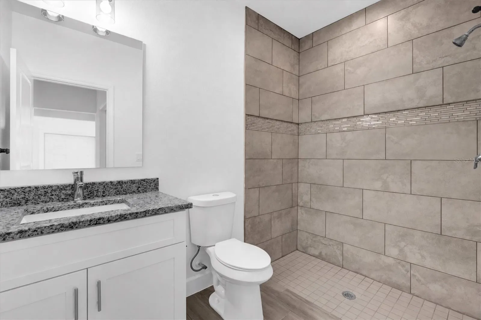 452 LAKE SHORE PKWY