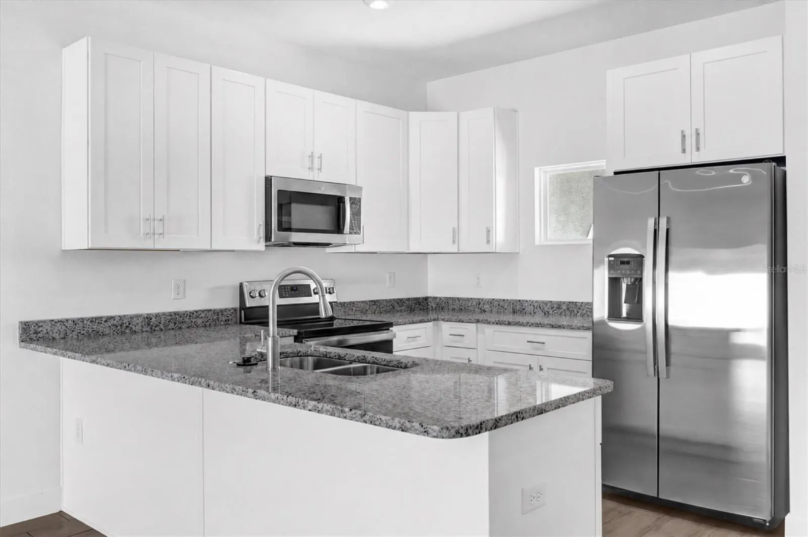 452 LAKE SHORE PKWY