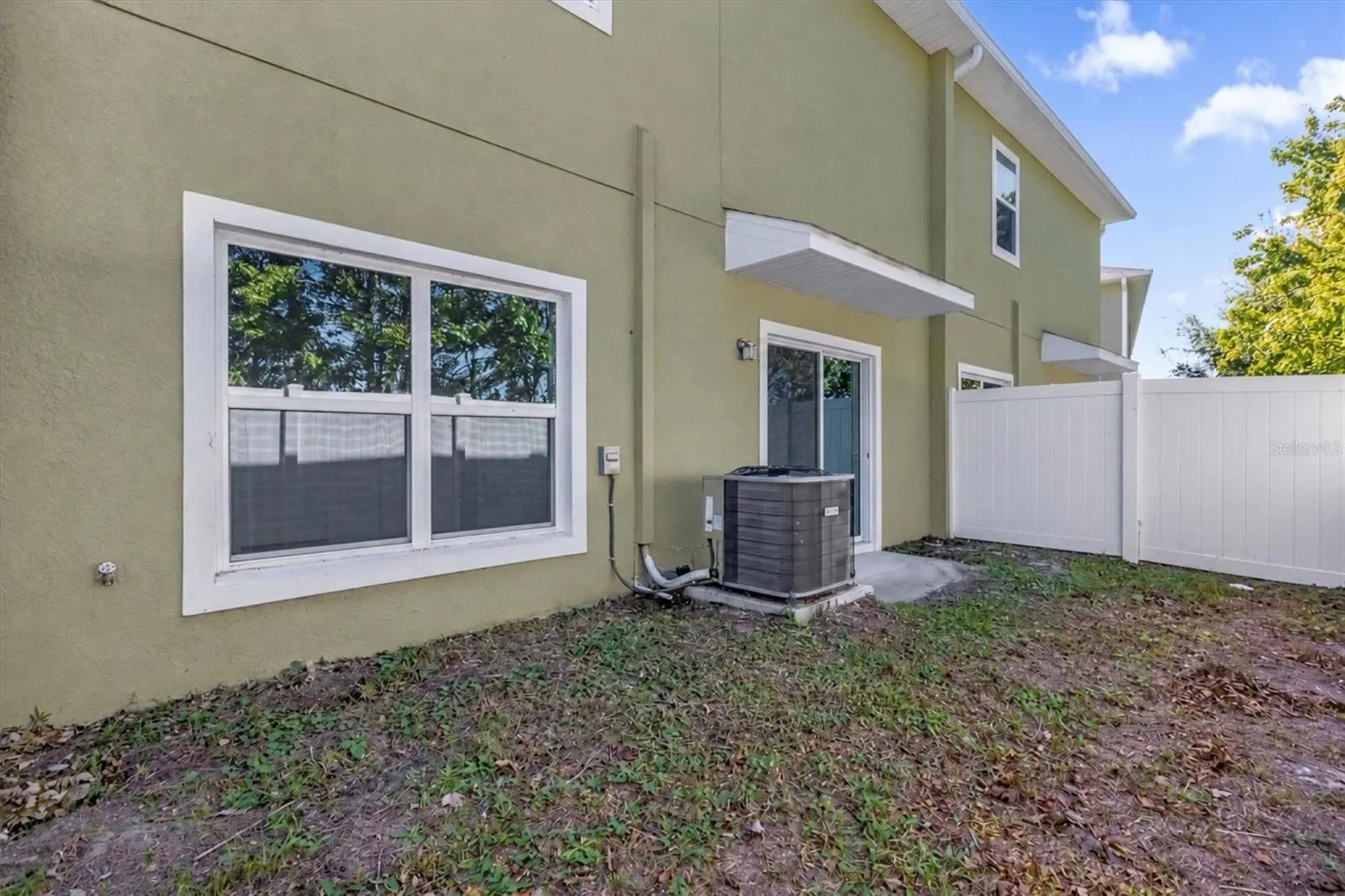 452 LAKE SHORE PKWY