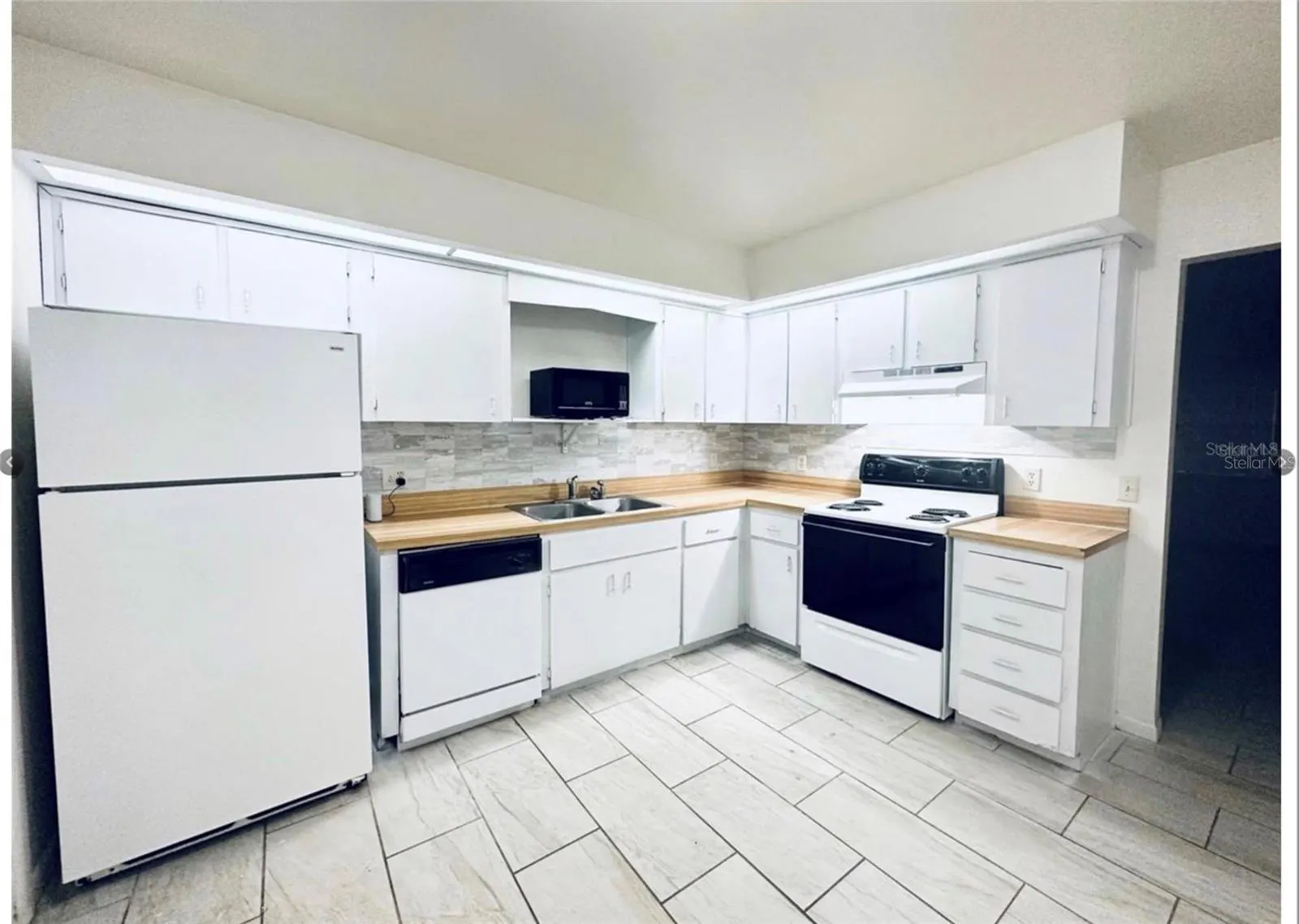 101 LAKE HUNTER DR #15 & 16 #15 & 16