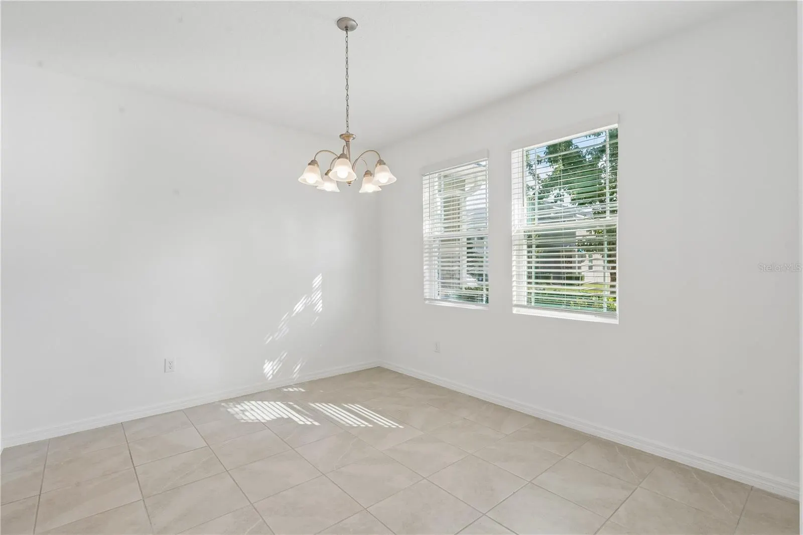 16396 PRAIRIE SCHOOL DR