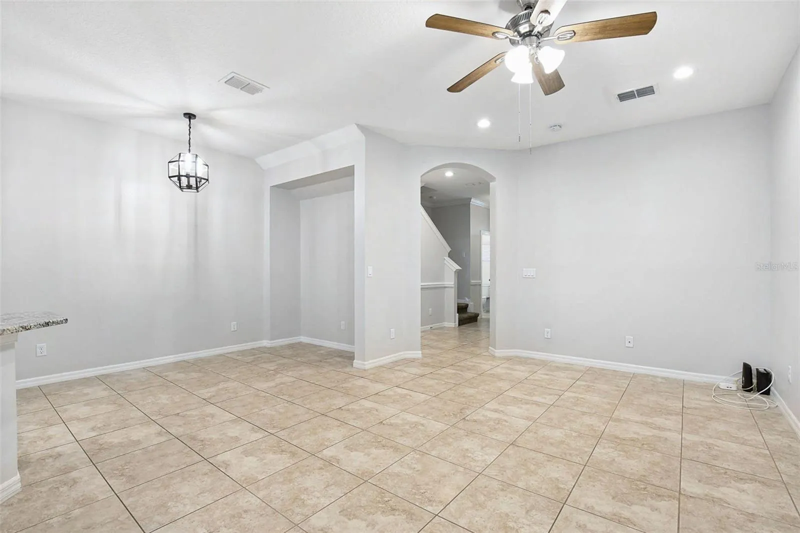 1609 VINEYARD LN